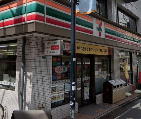 Park Side Kamiyama コンビニ