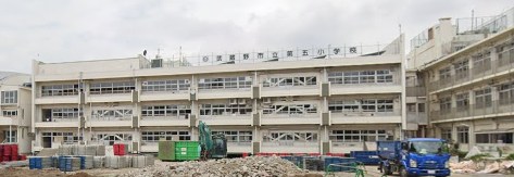 西久保3丁目貸家 小学校
