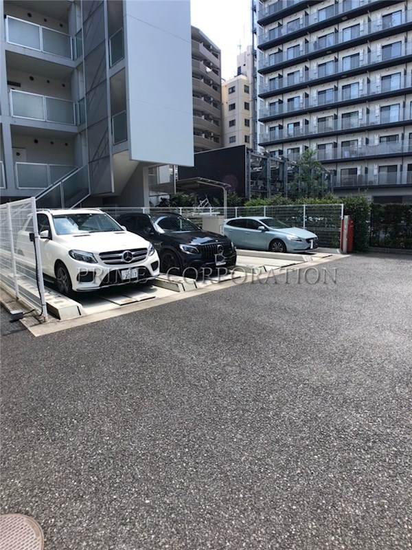 エスティメゾン白金台 駐車場