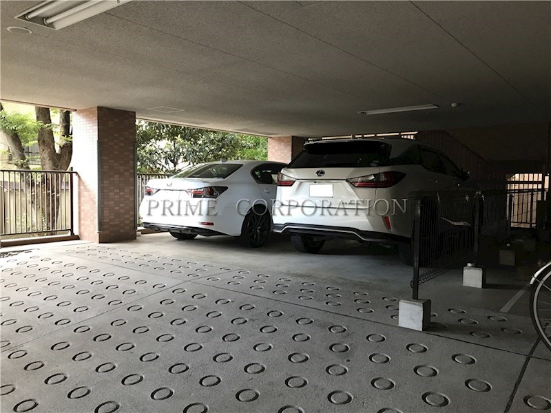 アルブル高輪 駐車場