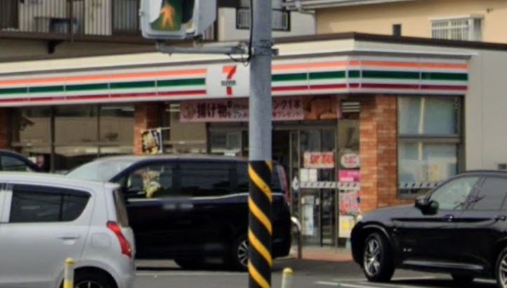 トリニティ市ヶ尾 コンビニ