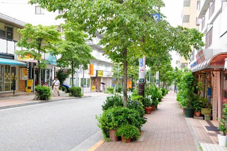 トリニティ市ヶ尾 ショッピング施設