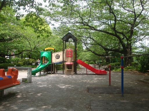 一番町パークマンション 公園