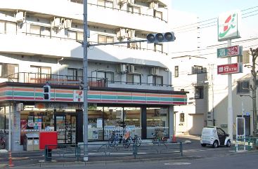 ヴィルソレイユ西荻Ⅱ コンビニ