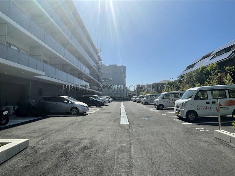 ラティエラ武蔵小杉 駐車場