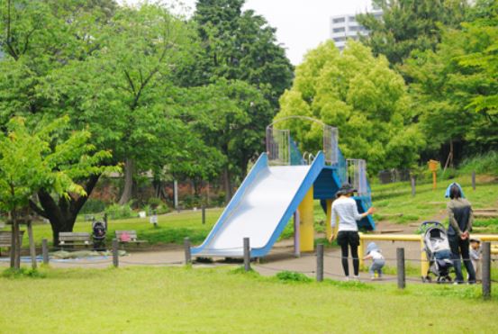 アパートメンツ東山 公園