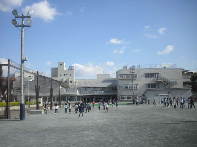 Klein Haus 小学校