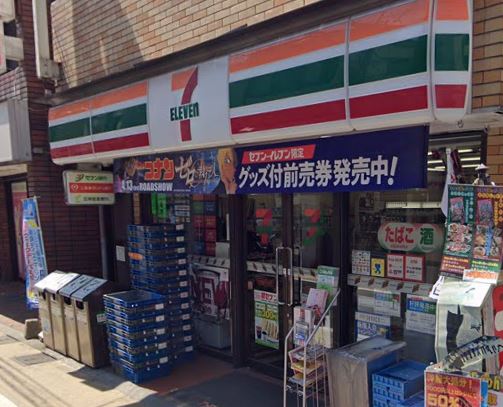 アパートメントブラン コンビニ