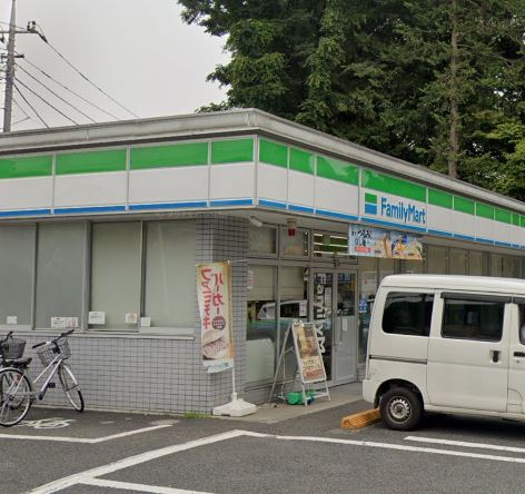 アパートメントブラン コンビニ