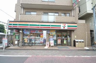 アジールコート武蔵新田 コンビニ