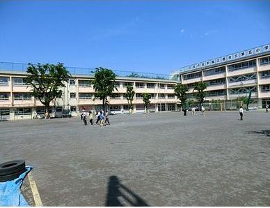 スッカセム 小学校