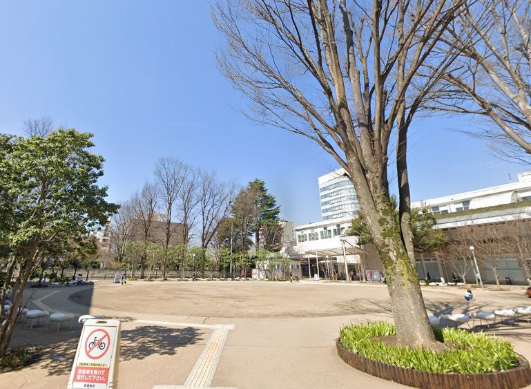 グランシャルール武蔵境 公園