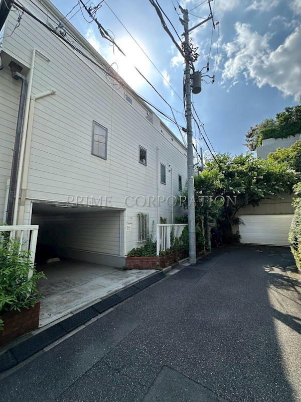 WEST AZABU 2791 駐車場