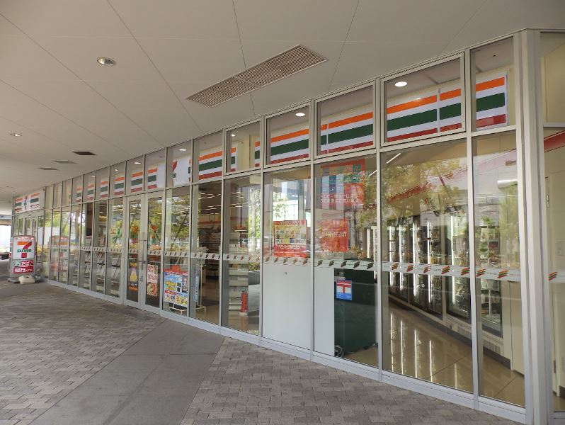 DEUX TOURS CANAL&SPA EAST コンビニ