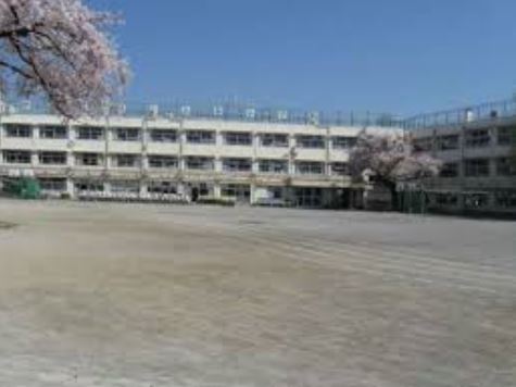 ヴェラルーチェ 小学校