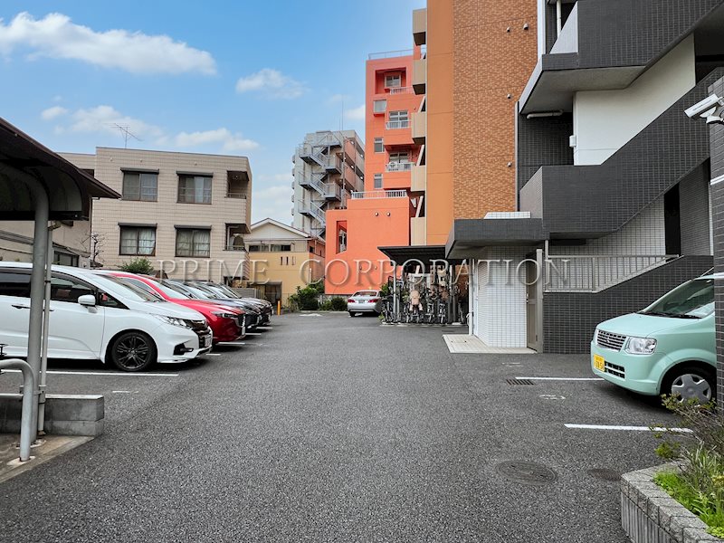 フローリッシュSI 駐車場