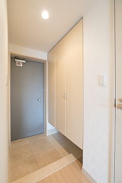 クラッサ成城 玄関