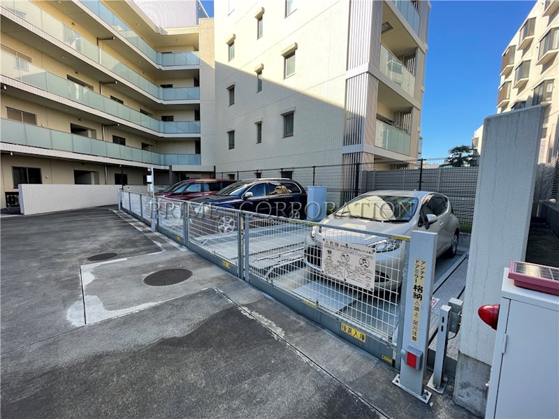 ソアラノーム荻窪天沼 駐車場