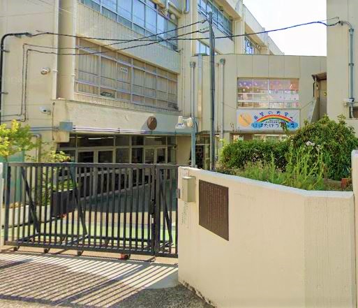 レピュア早稲田レジデンスⅢ 小学校
