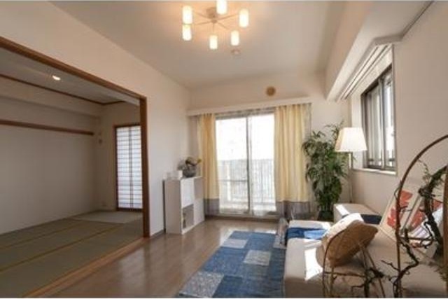 市が尾パーク・ホームズ弐番館 リビング