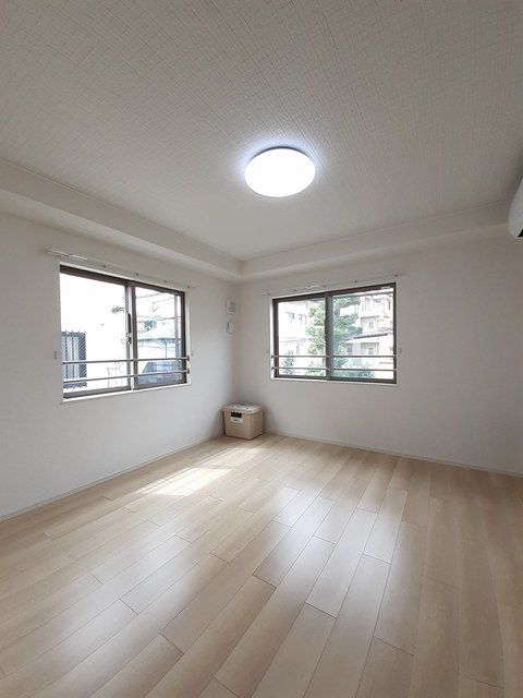 サンリシェル 八幡山 リビング