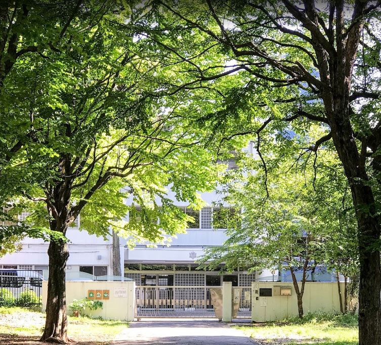 東京都新宿区大久保２丁目 小学校