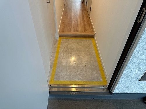 井草サマリヤマンション 玄関