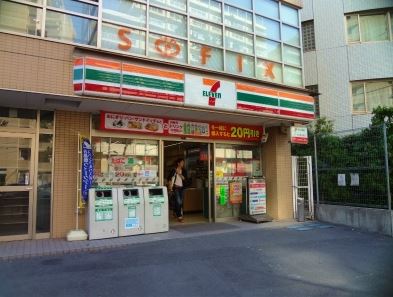 パークハウスオー・タワー コンビニ