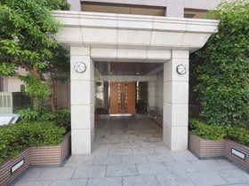 東京都世田谷区下馬６丁目 エントランス