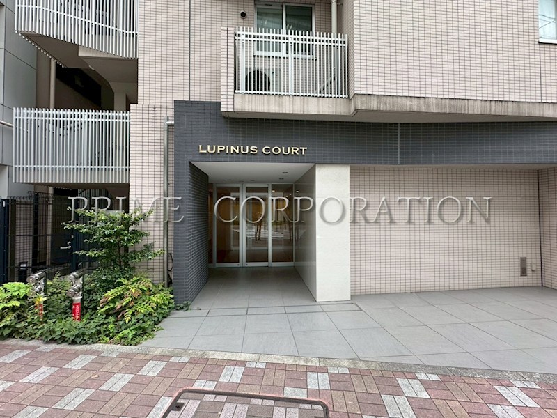 LUPINUS COURT エントランス