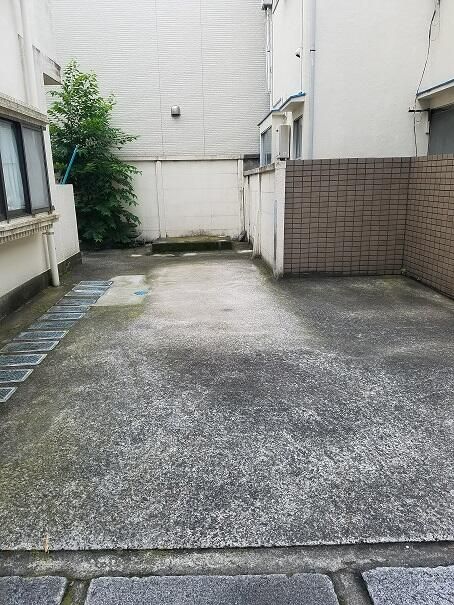 ヴィラキャトレア 駐車場