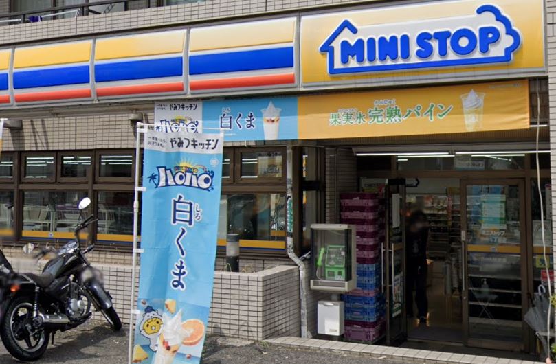 ヴィラキャトレア コンビニ