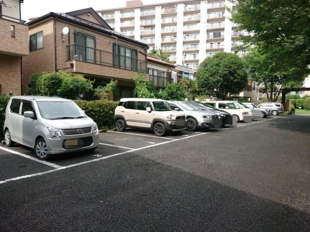 カーサ501 駐車場