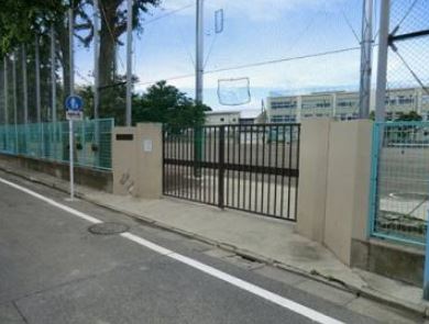 Aireville 中学校