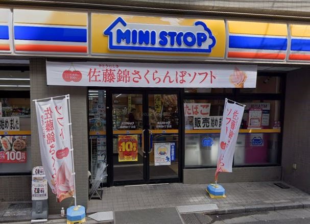 アバンティア北新宿 コンビニ