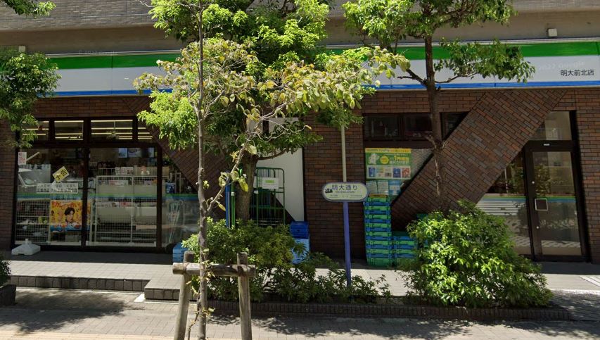 伊地知ビル コンビニ