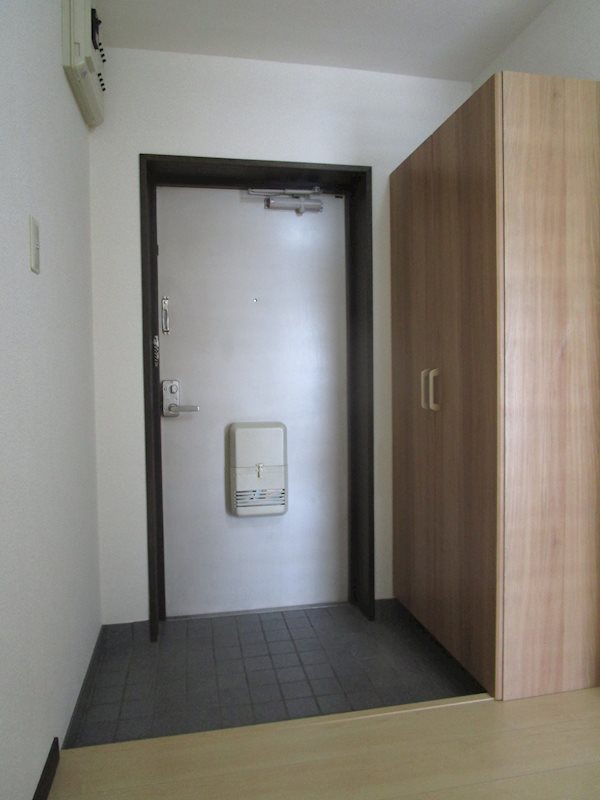 ノアーズ横山 玄関