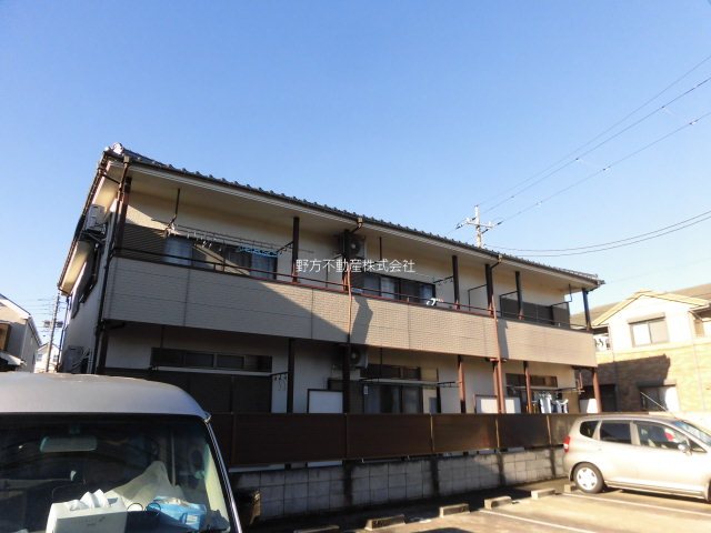 ファミーユ上鷺 外観