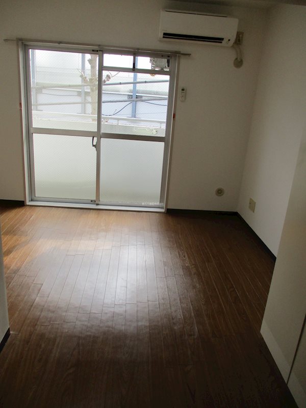 スカイコート千歳烏山第３ リビング