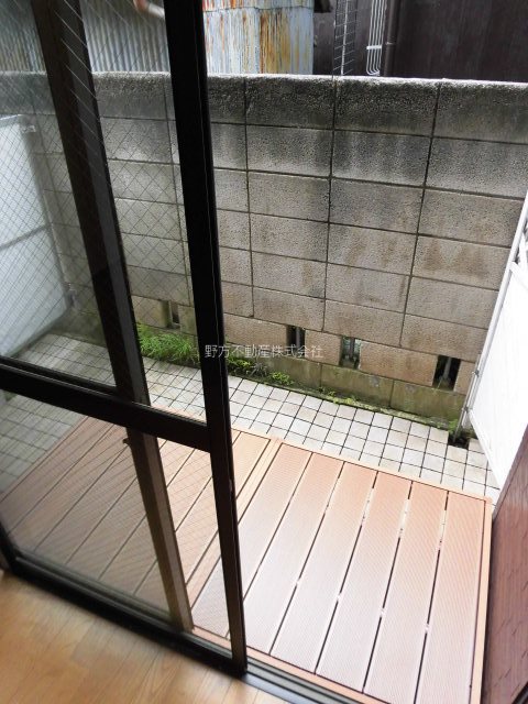 クリスタルガーデン ベランダ