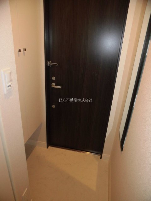 コモンテラス・イースト 玄関