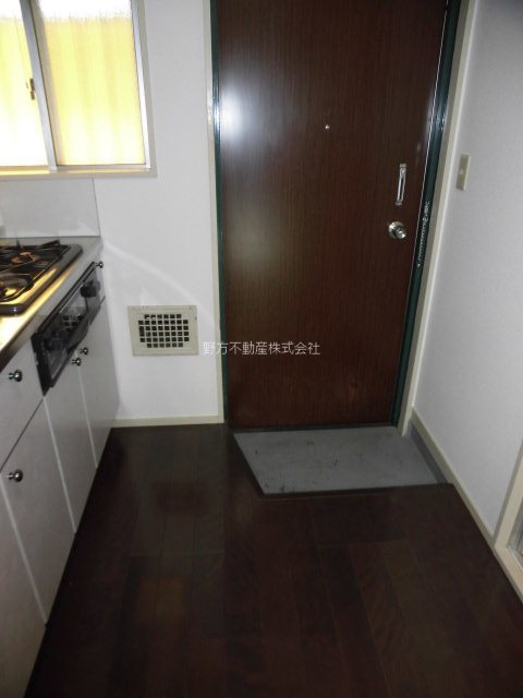 関根マンション 玄関