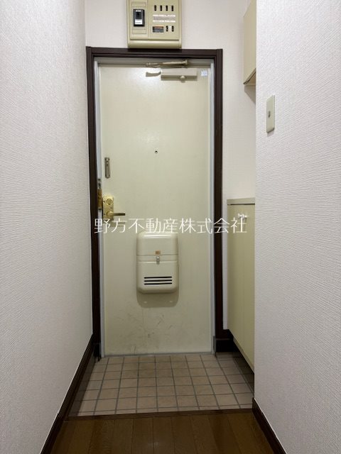 クレスト上鷺  玄関