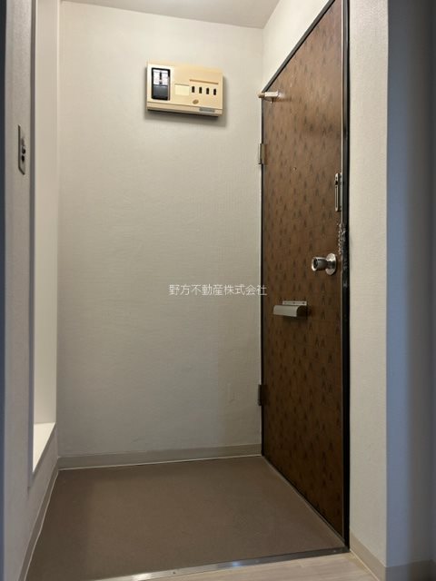 ﾗｲｵﾝｽﾞﾏﾝｼｮﾝ新宿御苑 玄関