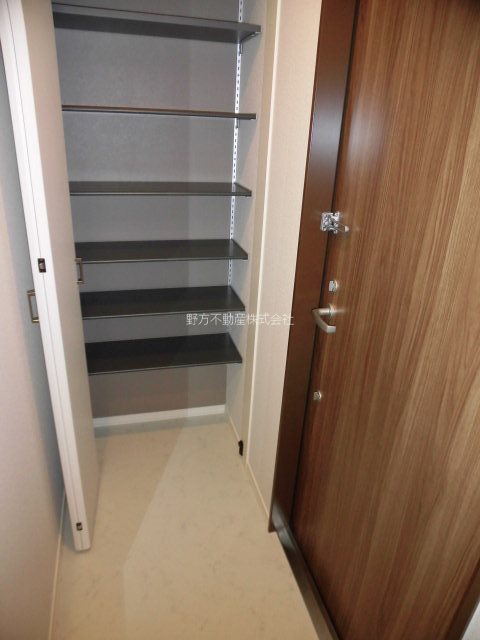 コモンテラス・ウエスト   玄関