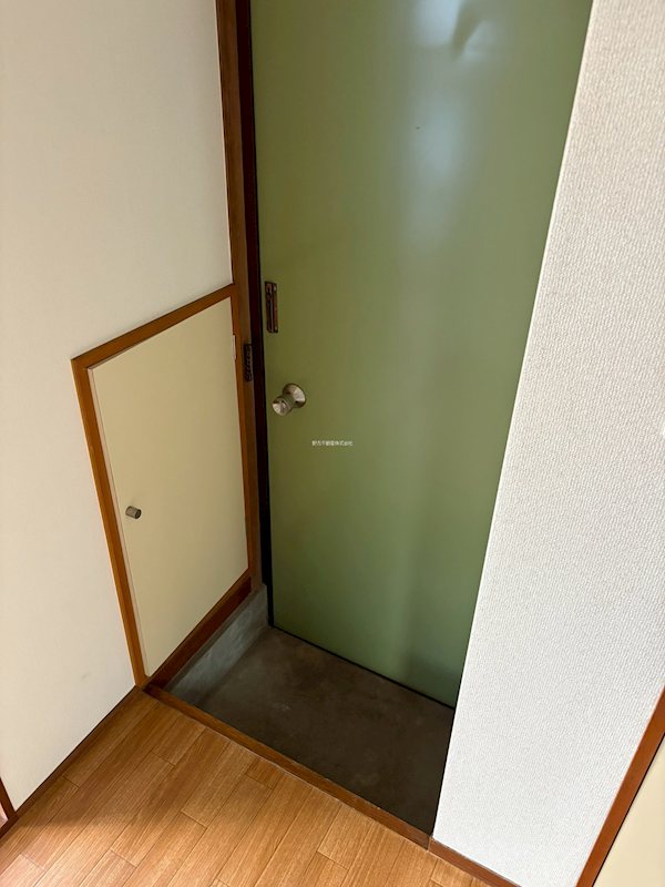 フラットじゅん  玄関