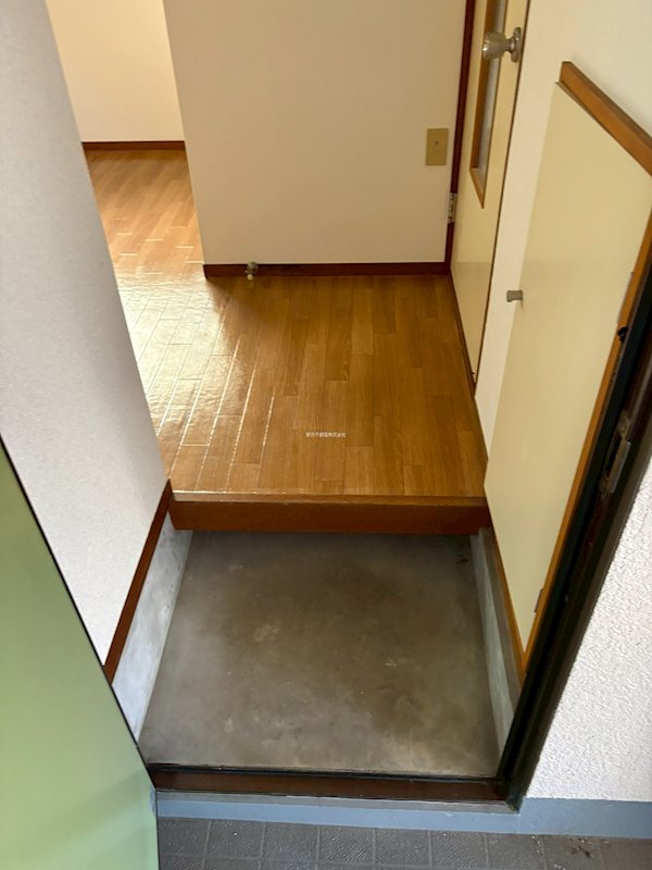 フラットじゅん  玄関