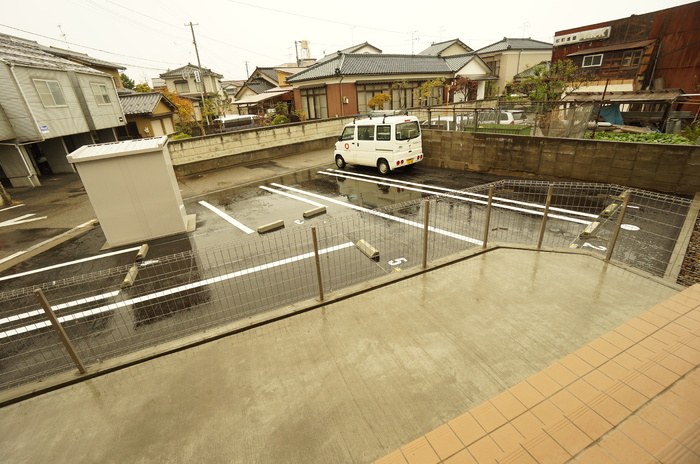 ブロタール 駐車場