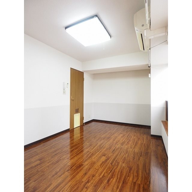 ワンダフルワールド古町 内装