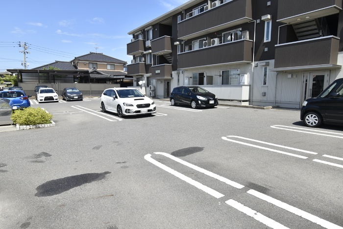 エトワール 駐車場